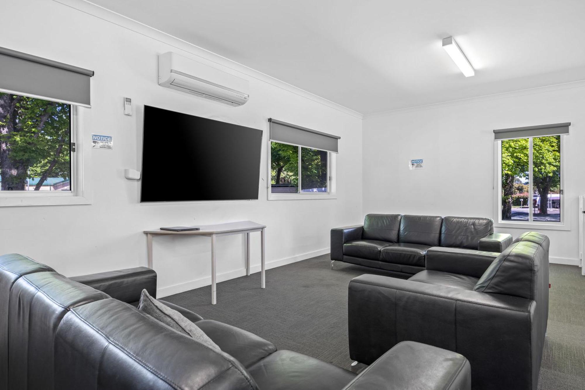Eureka Stockade Holiday Park แบลเลอแรต ภายนอก รูปภาพ