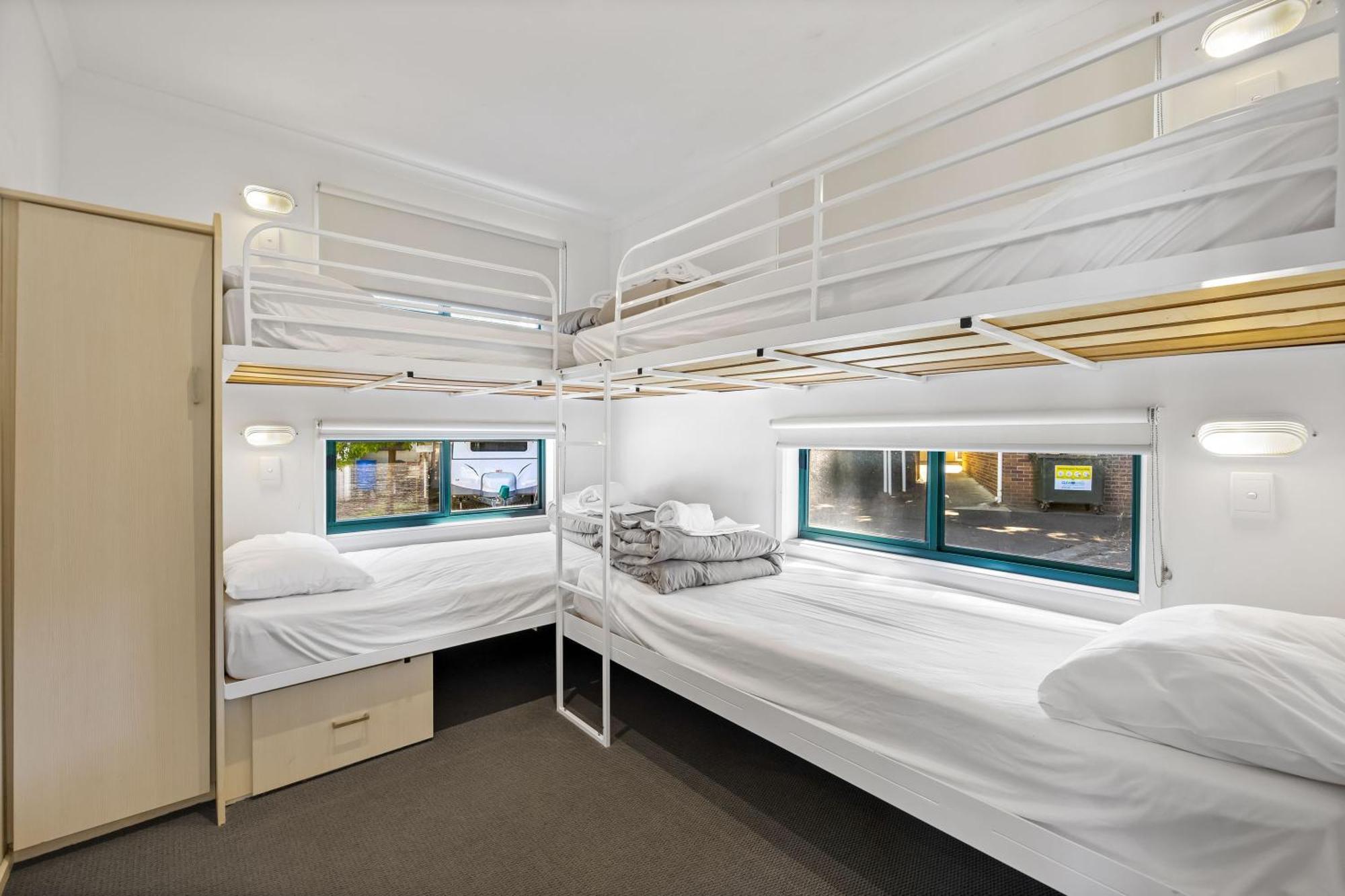 Eureka Stockade Holiday Park แบลเลอแรต ห้อง รูปภาพ
