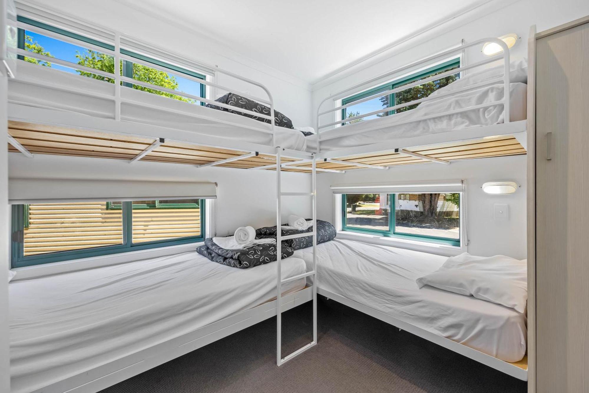 Eureka Stockade Holiday Park แบลเลอแรต ห้อง รูปภาพ